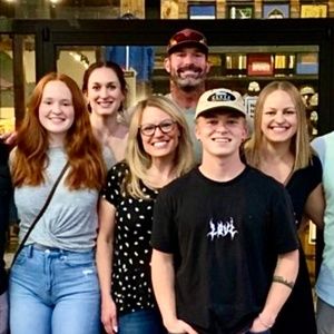 Meet your Posher, Elizabeth